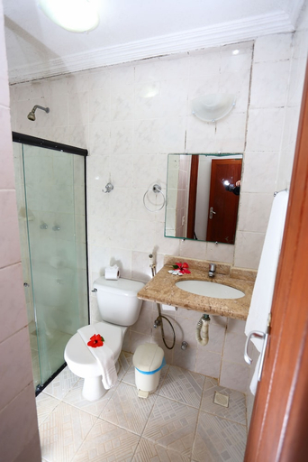 Bathroom 4, Benkos Praia Hotel, Porto Seguro