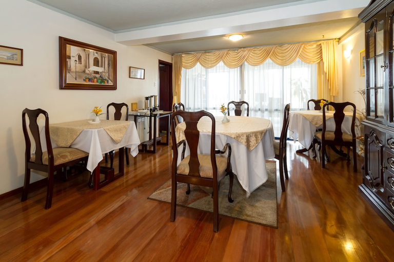 Food & Drinks 5, Suites Metropoli, Quito