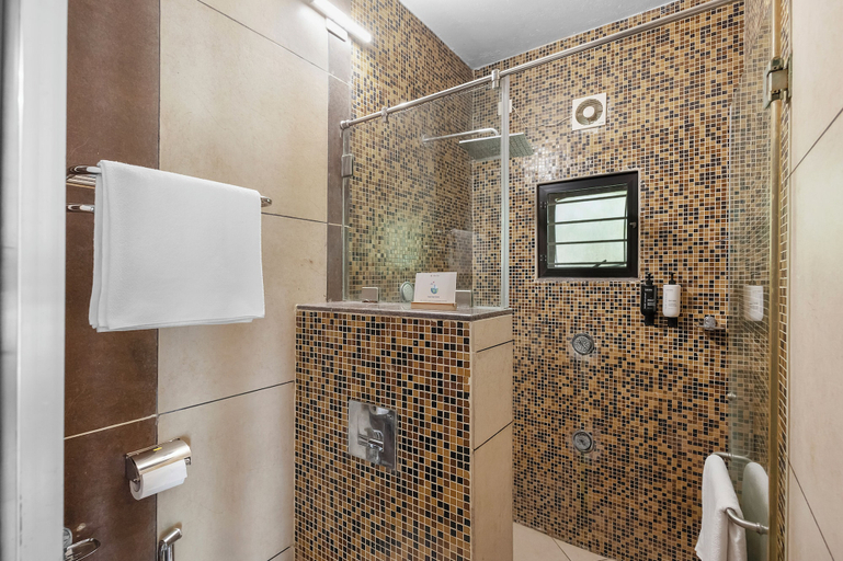 Bathroom 5, Alaya Stays Glass River 4 BHK Villa, Ernakulam