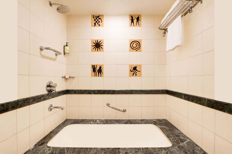Bathroom 3, Lemon Tree Hotel Indore, Indore