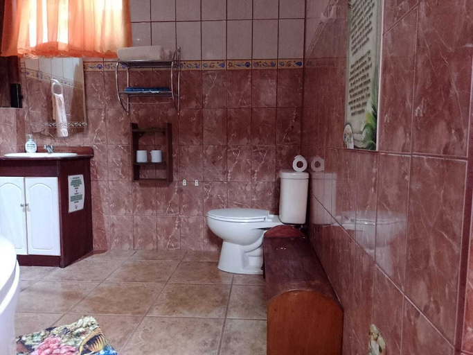 Bathroom 3, Natural Pacific Suites, Aguirre