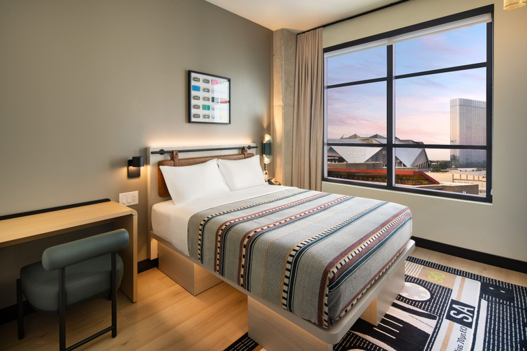 Room 4, Moxy Atlanta Downtown, Atlanta