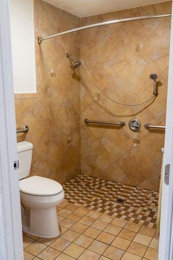 Bathroom 4, Rodeway Inn & Suites Colton-Riverside, San Bernardino