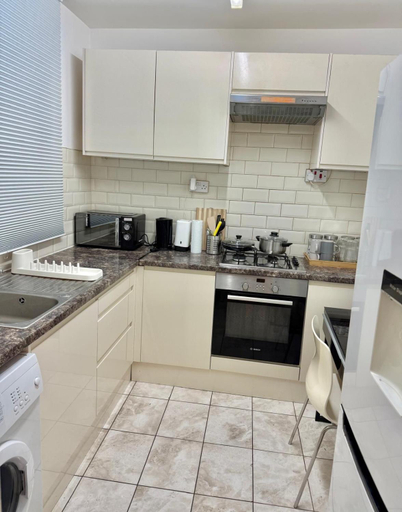 Others 5, Poplar Apartment, London