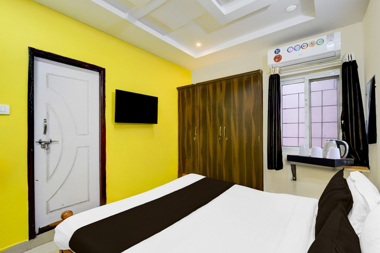 Room 4, Deluxesri Vinayaka Luxury Rooms, Hyderabad