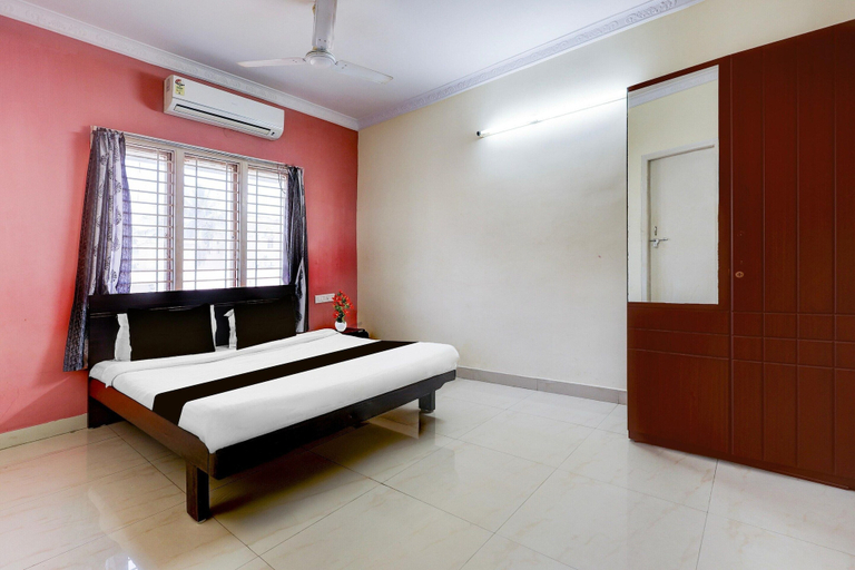 Room 5, Deluxe Stay Luxury Service Apartments, East Godavari