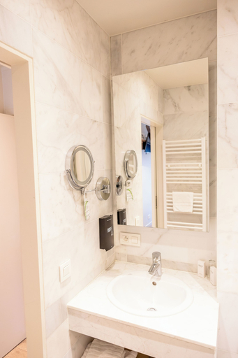 Bathroom 5, Hotel Royal Astrid Aalst, Oost-Vlaanderen
