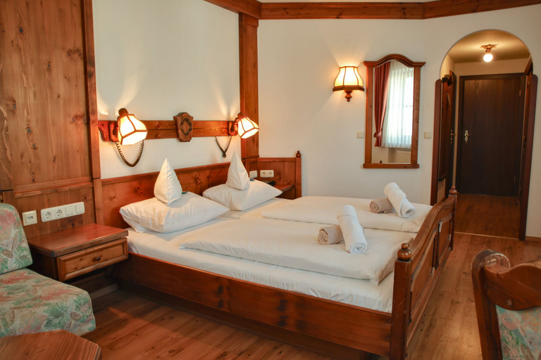 Bedroom 4, Gräfliches Hotel Alte Post, Rottal-Inn