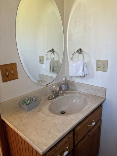 Bathroom, Sequoia Riverfront Cabins, Tulare