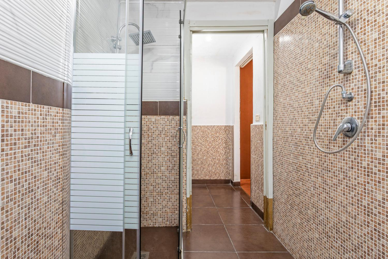 Bathroom 4, Etnalandhauser, Catania