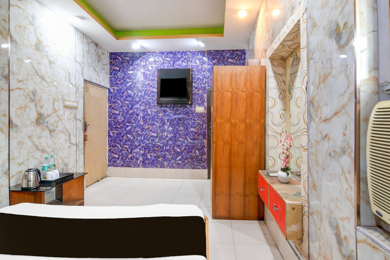 Room 4, Deluxe Rupashi Restaurant And Guest House, Hugli