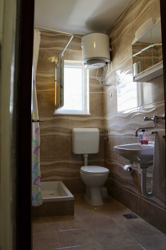 Bathroom 3, Apartments Jozo Baška Voda, Baška Voda