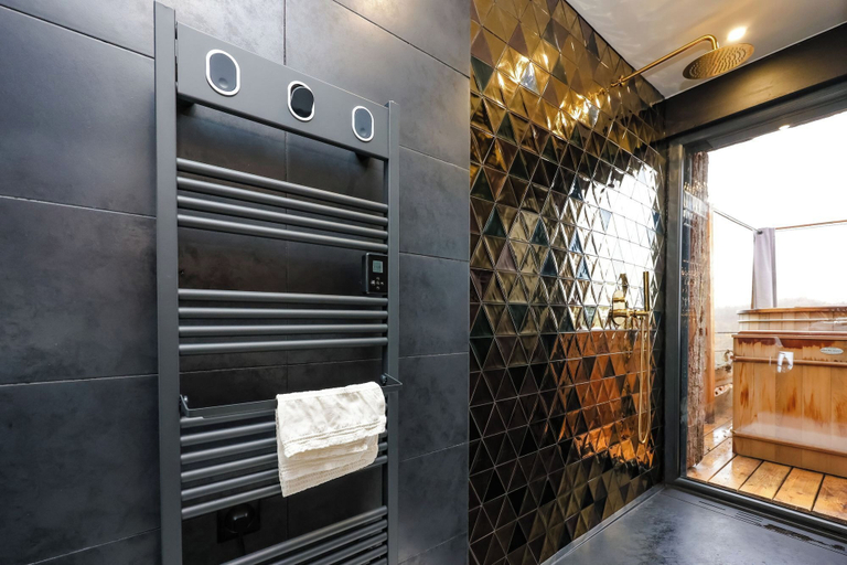 Bathroom 3, Domaine Langelet, Tarn