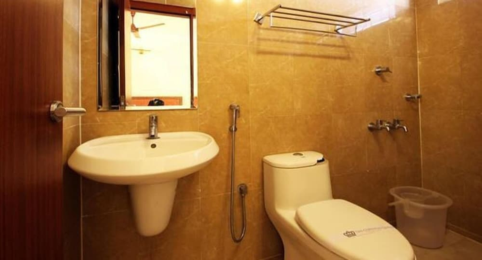 Bathroom, The Gopinivas Grand Hotel, Kanniyakumari