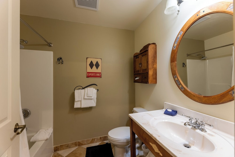 Bathroom 3, Seneca, Pocahontas