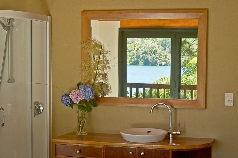 Bathroom 3, Lochmara Lodge, Marlborough