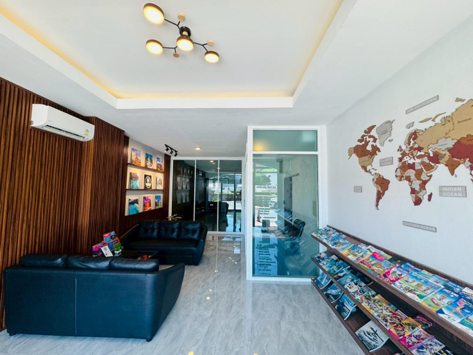 Public Area 3, Henry's House, Phuket Island