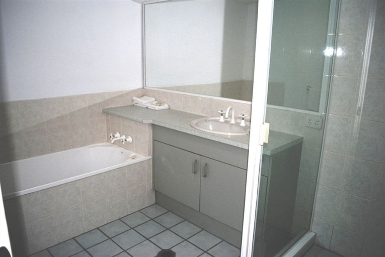 Bathroom 5, Surfside on the Beach, Caloundra - Kawana