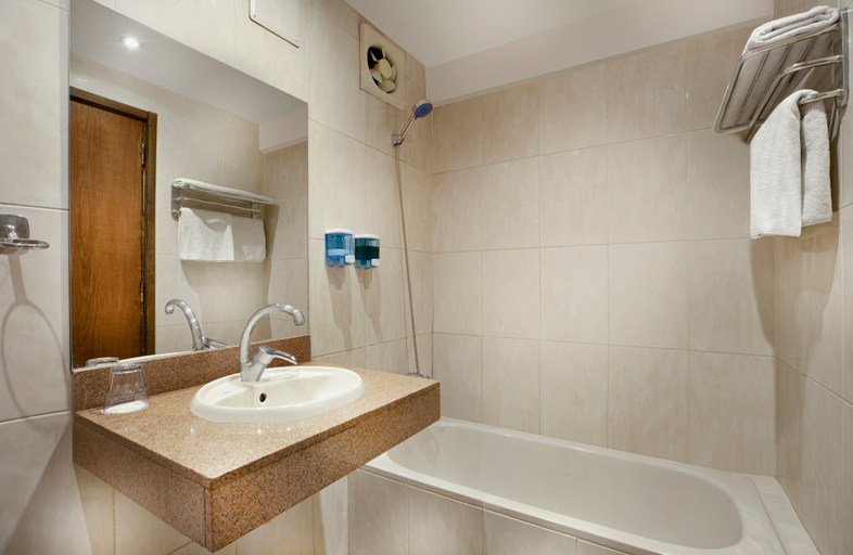 Bathroom 3, Kanzy Hotel, Ad-Duqi