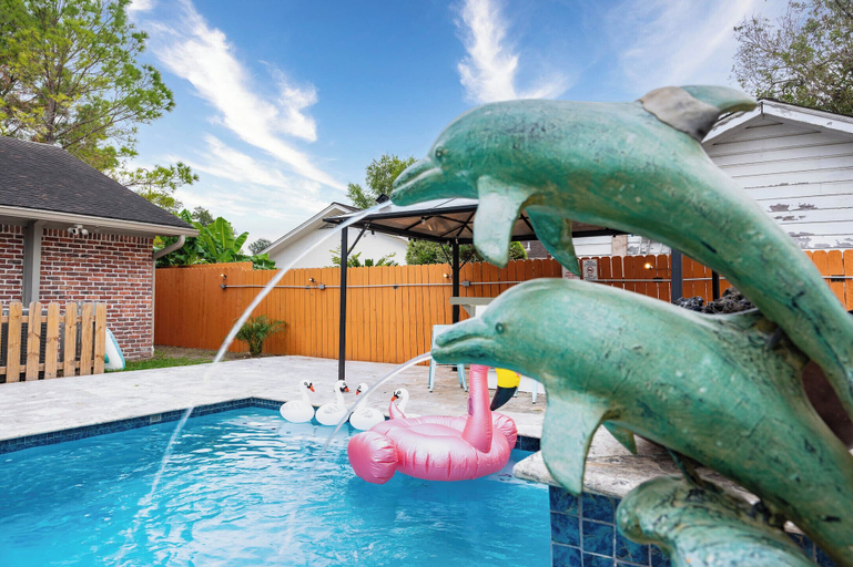 Pool 5, Empress Outdoor Luxury Villa, Houston