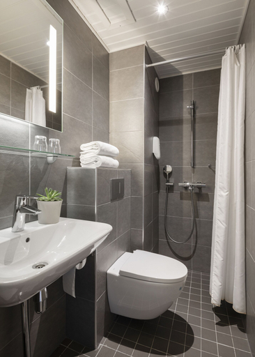 Bathroom 4, Hotel Majvik, Uusimaa