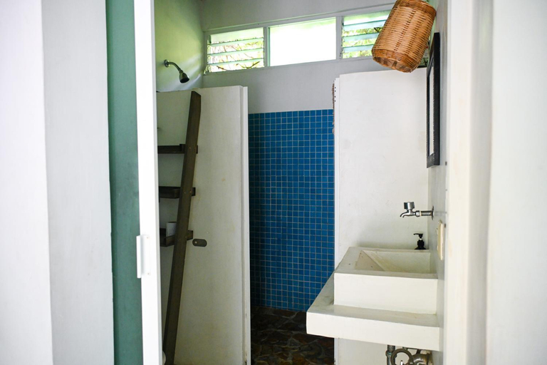 Bathroom 3, Casa Daikiri, Dist. Pochutla