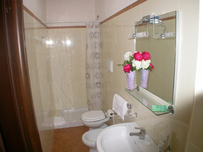 Bathroom 2, La Formichina, Foggia