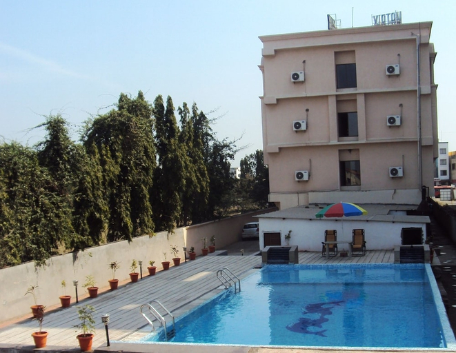 Sport & Beauty 5, JC Castle, Ahmadnagar