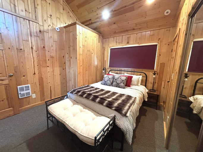 Room 4, Yodeling Loon Hideaway 3 Bedroom Home, Bayfield