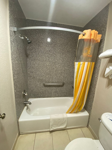 Bathroom 3, Sunrise Inn, Jasper