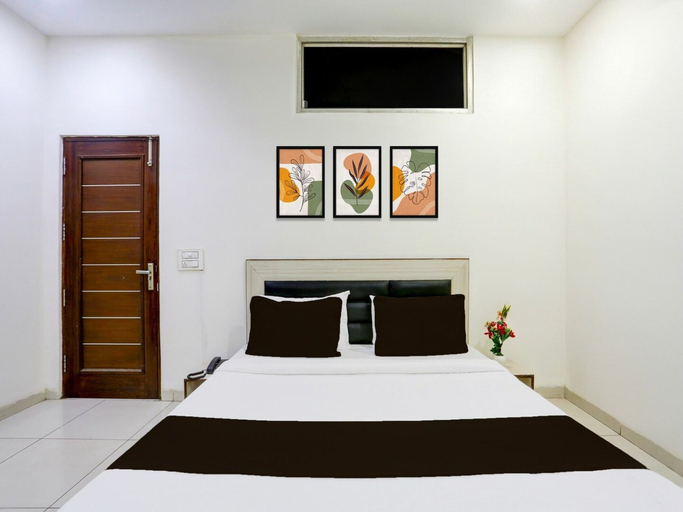 Room 2, Deluxehotel jb Plaza, Sahibzada Ajit Singh Nagar