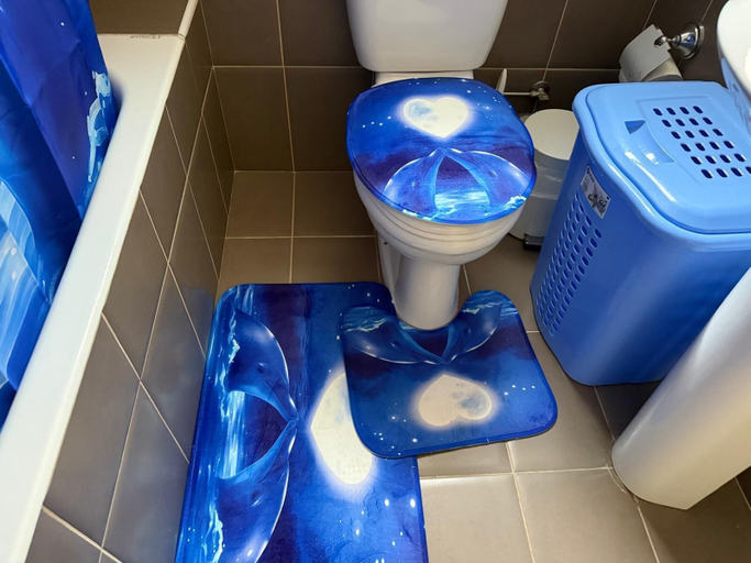 Bathroom 3, The Sun Whisper