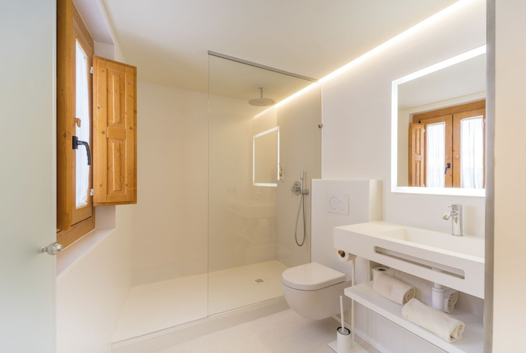 Bathroom 3, Fonda Llabres Boutique, Baleares