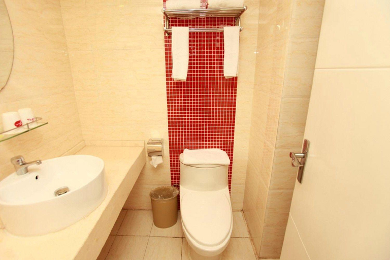 Bathroom 2, Thank Inn Hotel Sichuan Normal University Chenglong Branch, Chengdu