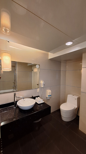 Bathroom 5, Cheng Pao Hotel, Nantou