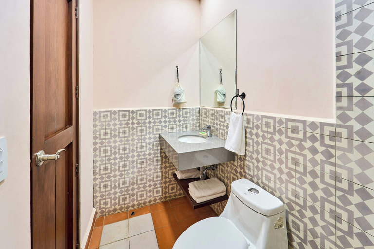 Bathroom 4, City Centro by Marriott La Recoleccion, Nicaragua, León