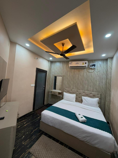 Bedroom 3, Hotel Tapovan Hills, Garhwal