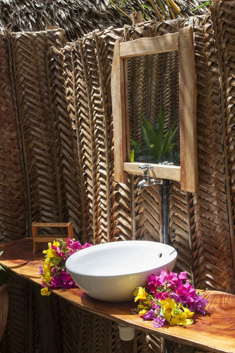 Bathroom 3, Distant Relatives Ecolodge & Backpackers, Kilifi North