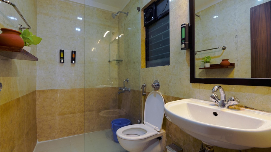 Bathroom 4, MAGNUS AERITH STUDIOS, EXECUTIVE RESIDENCES, Pune