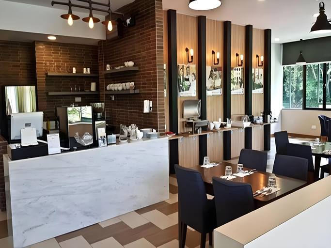 Food & Drinks, Abdul Razak Hotel Apartment, Bandar Seri Begawan