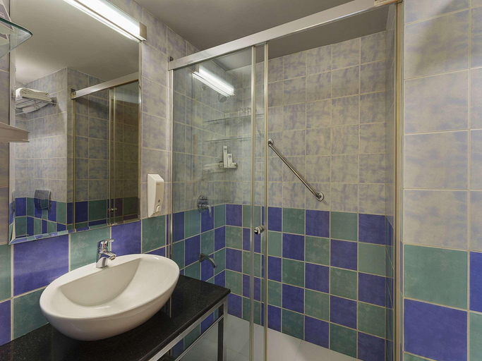 Bathroom, Hometel Roorkee, Hardwar