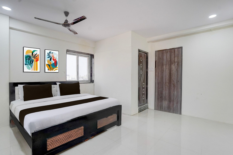 Room 2, Deluxesriman Stay INN, Ranga Reddy