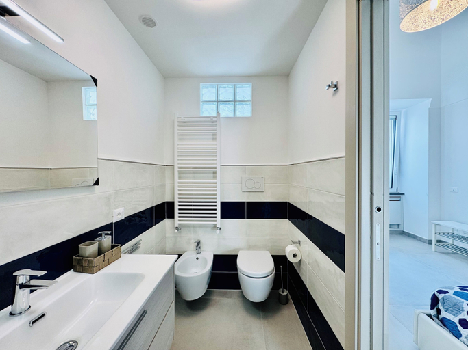Bathroom 4, YourHome - L'Ammiraglio Apartments, Napoli