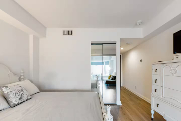 Room 4, Condominium in Former Hotel Suites, Toronto