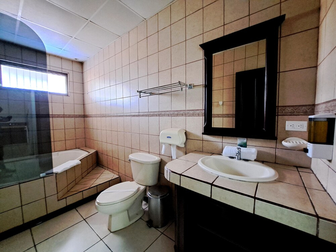 Bathroom 4, Nacazcol Hotel & Villas, Carrillo