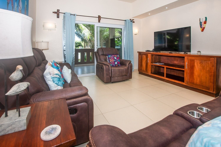 Living area 3, Egret 2 At Mangrove Dock 3 Bedroom Condo, Roatán