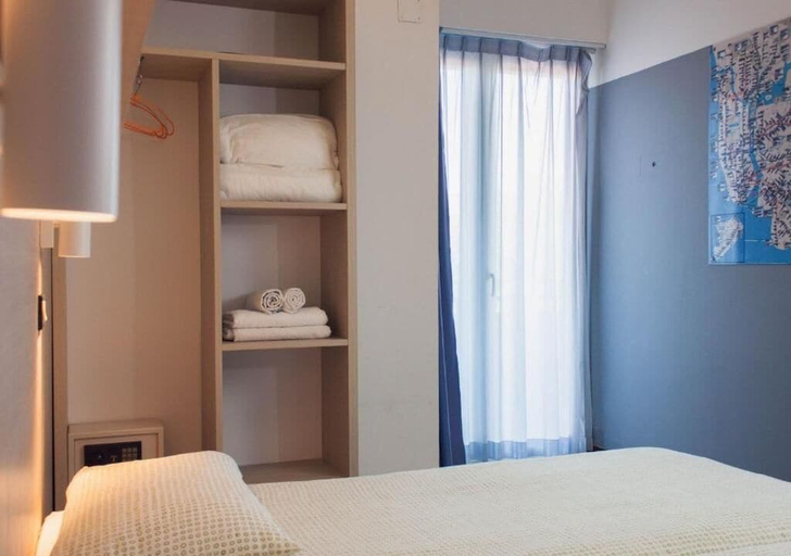 Bedroom 5, hotel elba, Rimini