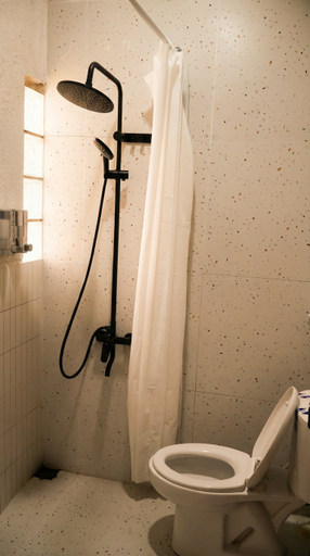 Bathroom, Villa La'Bieru - Private Pool, Bandung