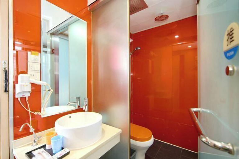 Bathroom 4, Mango Hotel (Hanzhong Tiantai Road), Hanzhong