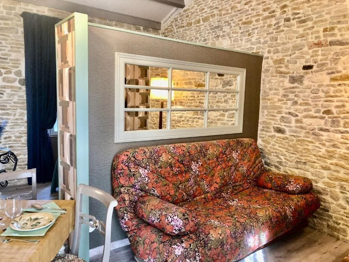 Living area 3, Les Fleurs De Lys, Suites&Appart , Entrée et Terrasse Privée Proche de la Mer, Charente-Maritime